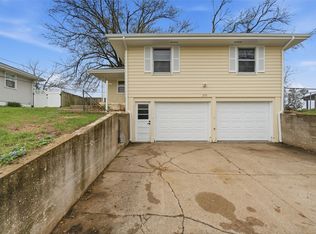 272 27th Ave SW, Cedar Rapids, IA 52404