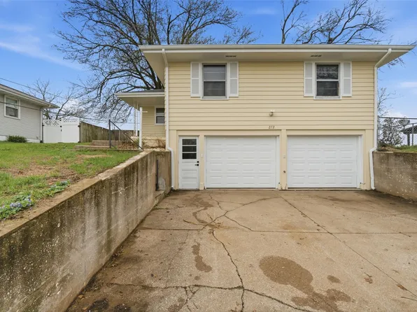 272 27th Ave SW, Cedar Rapids, IA 52404