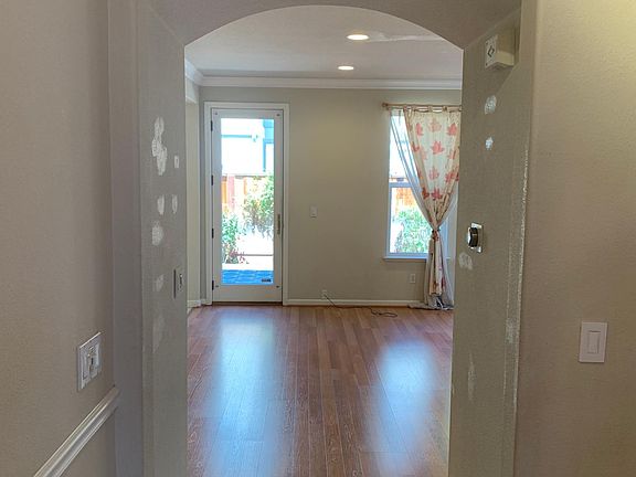 4th image of 521 Cherry Blossom Ln