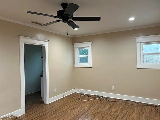 543 N Hagar St — Photo 17