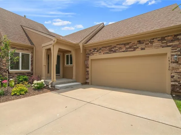 14120 S Summit St, Olathe, KS 66062