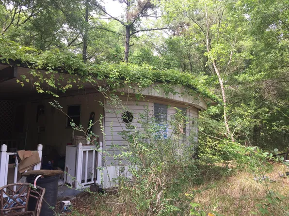 907 Maltas Ave, Interlachen, FL 32148