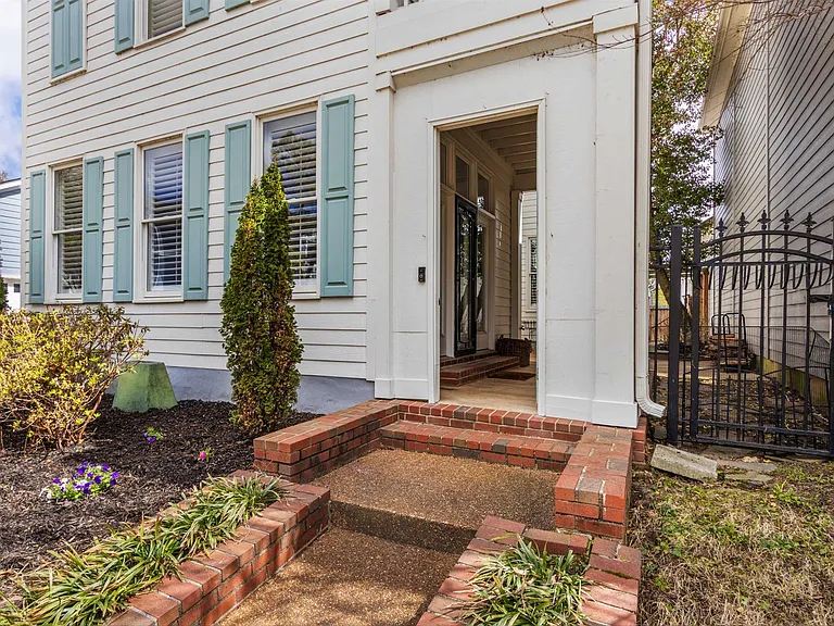 948 River Breeze Dr — Photo 3