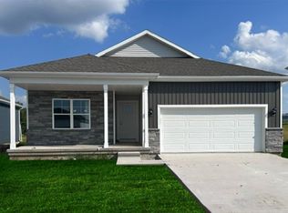 5140 168th St, Urbandale, IA 50323