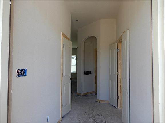 3rd image of 132 Kawainui Ln