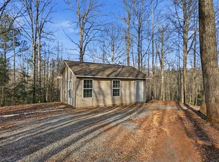 831 Neighborhood Rd, Wellford, SC 29385