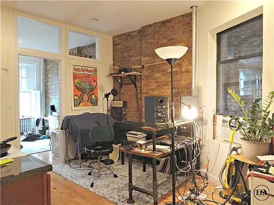 Rented by DSA Realty | media 20