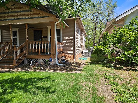 3rd image of 119 S Phillips Ave