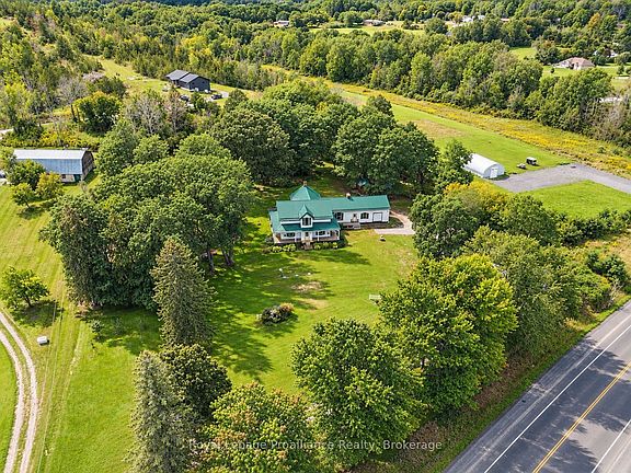 4th image of 729 Foxboro Stirling Rd