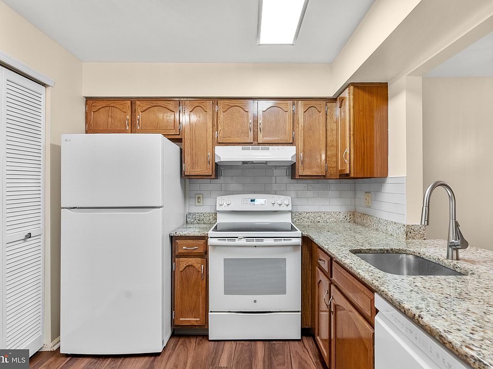 1558 Thornwood Dr, Mount Laurel, NJ 08054 | Zillow