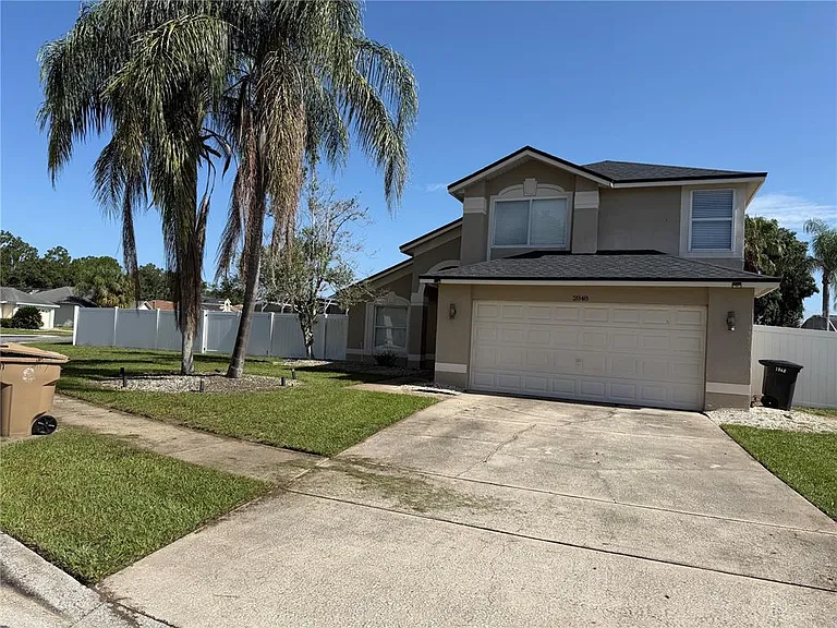 Picadilly Cir — Photo 1