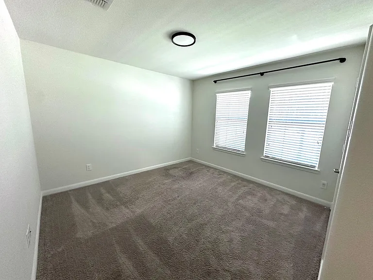 1302 Deerfield Dr — Photo 9