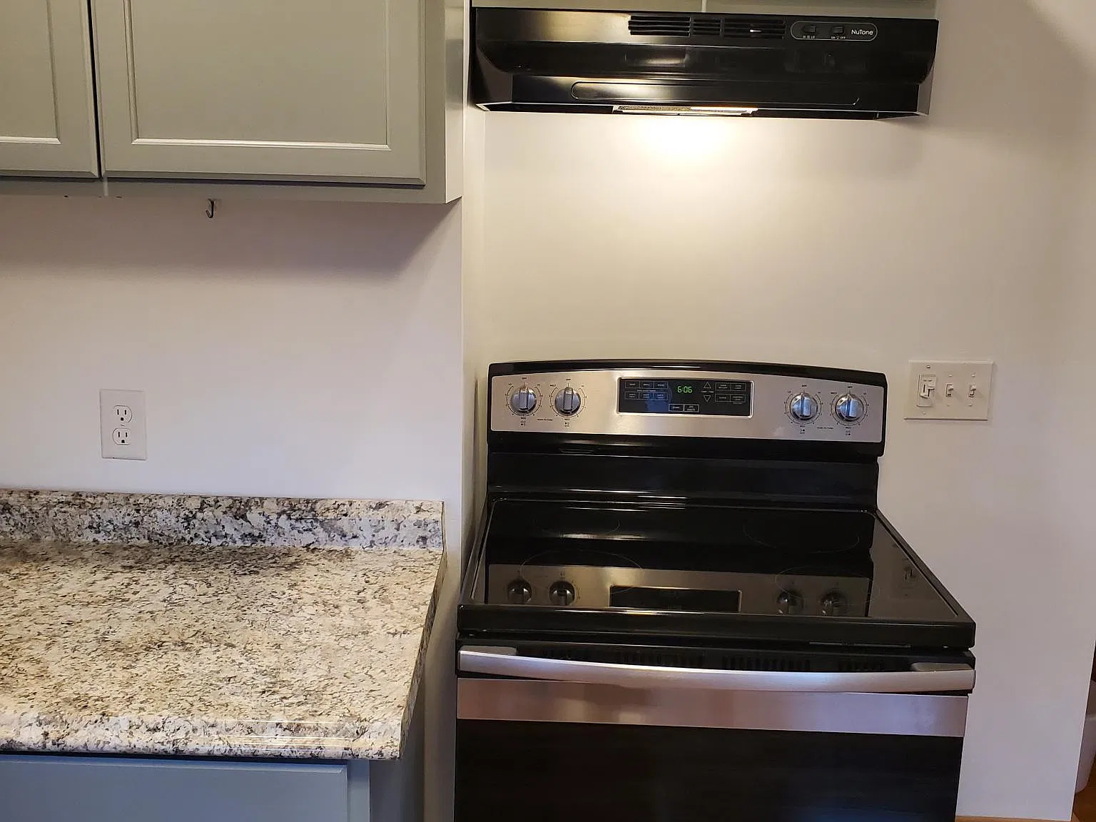 Studio, 500 sqft, $1,600 — Photo 4