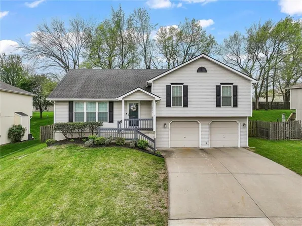 10611 NW 86th Ter, Kansas City, MO 64153