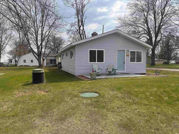 2117 W Lake View Rd, Standish, MI 48658
