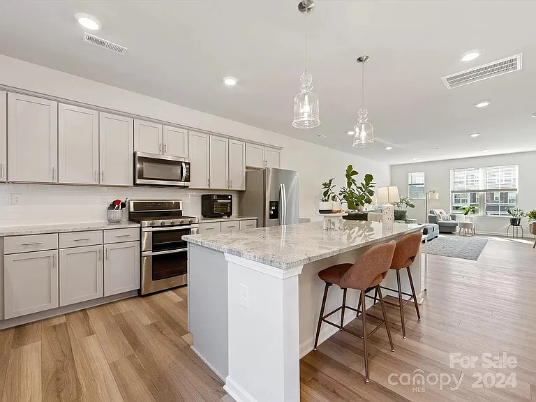 10118 Hemingway Pl — Photo 12