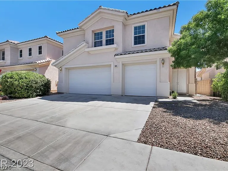3816 Cape Royal St — Photo 2