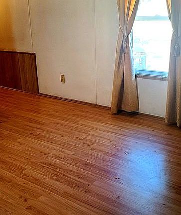 5th image of 730 N Elm St