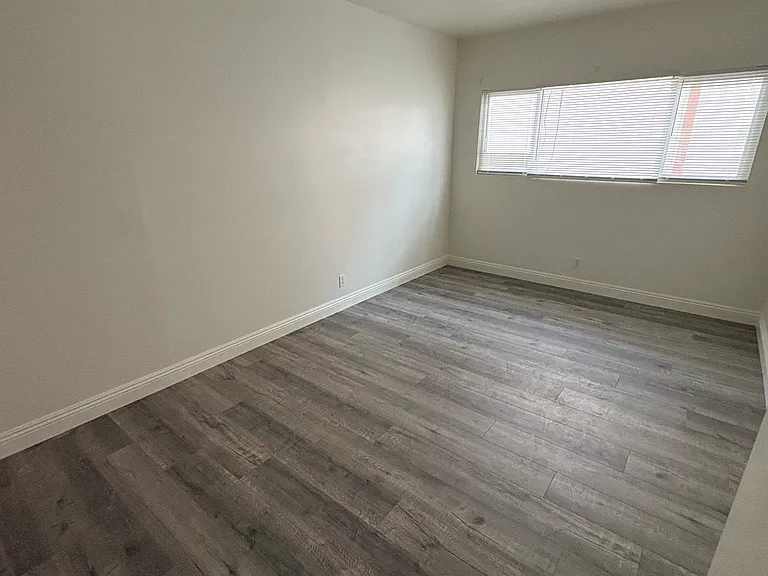 2506 Grant Ave #4 — Photo 4