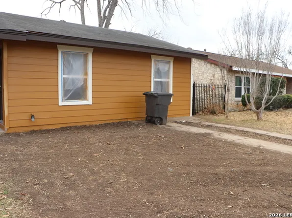 838 Utopia Ln, San Antonio, TX 78223