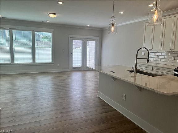 5th image of 1203 Harbor Crossing Way