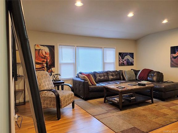 2nd image of 539 N Wagner Ave Floor 2
