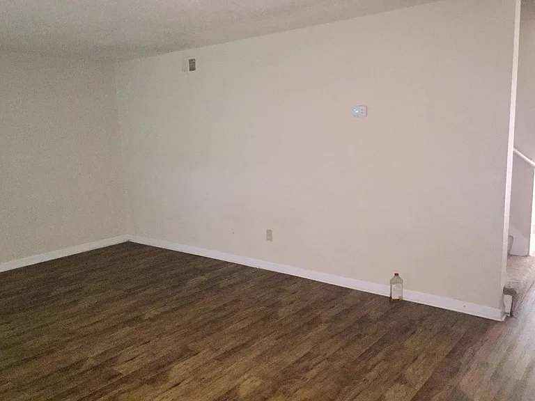 704 Osage Ave #7 — Photo 4