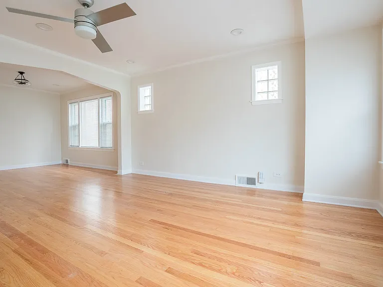 5430 W Berteau Ave #1 — Photo 3