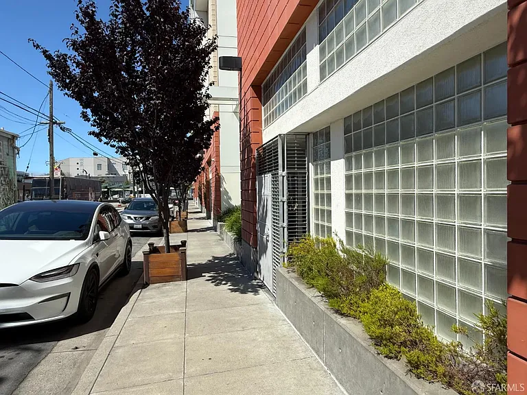 555 4th St #101 — Photo 12
