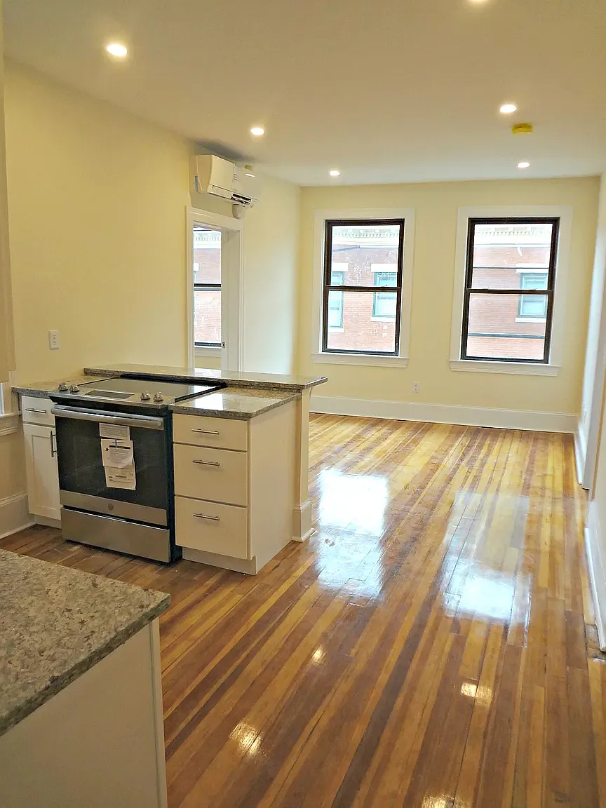 5, 7 Brown Terrace - 5-2F — Photo 3