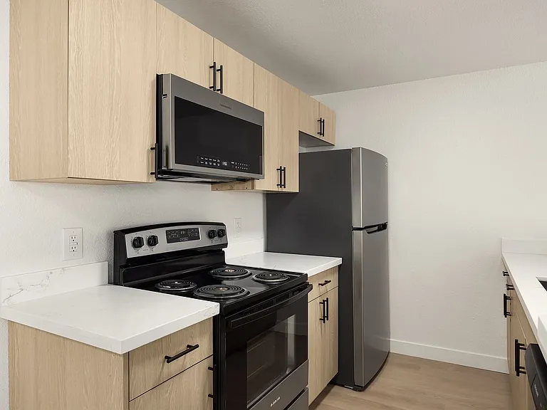 Wellington Place Apartments — Photo 52