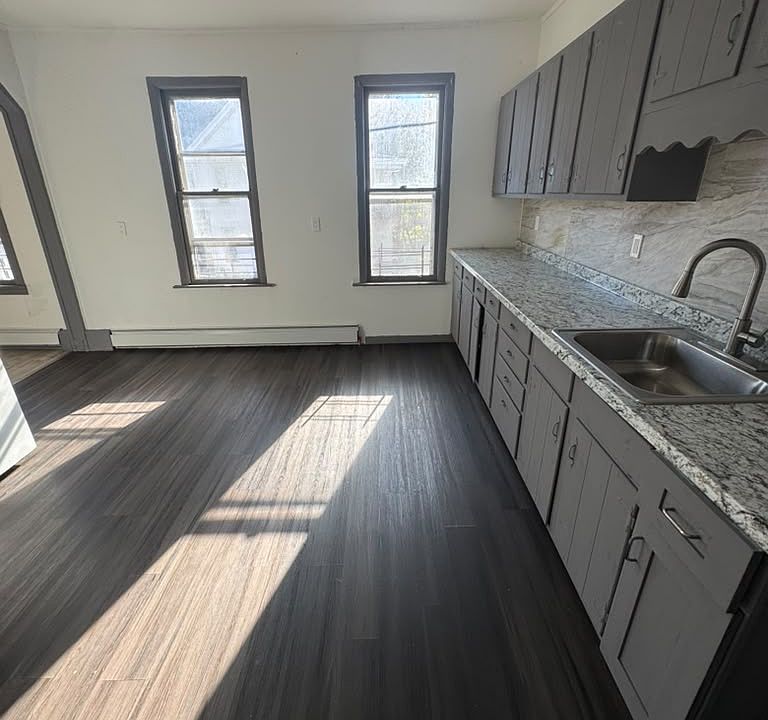 1st image of 52 Elizabeth St #202