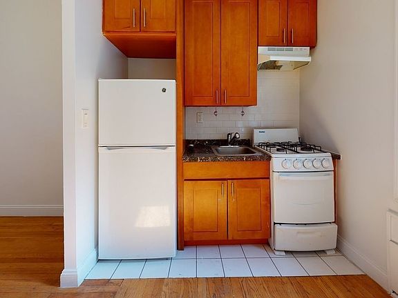 3rd image of 302 E 90th St #2C2
