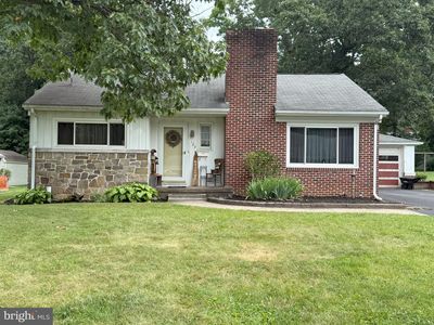 129 Locust St, Pleasant Gap, PA, 16823