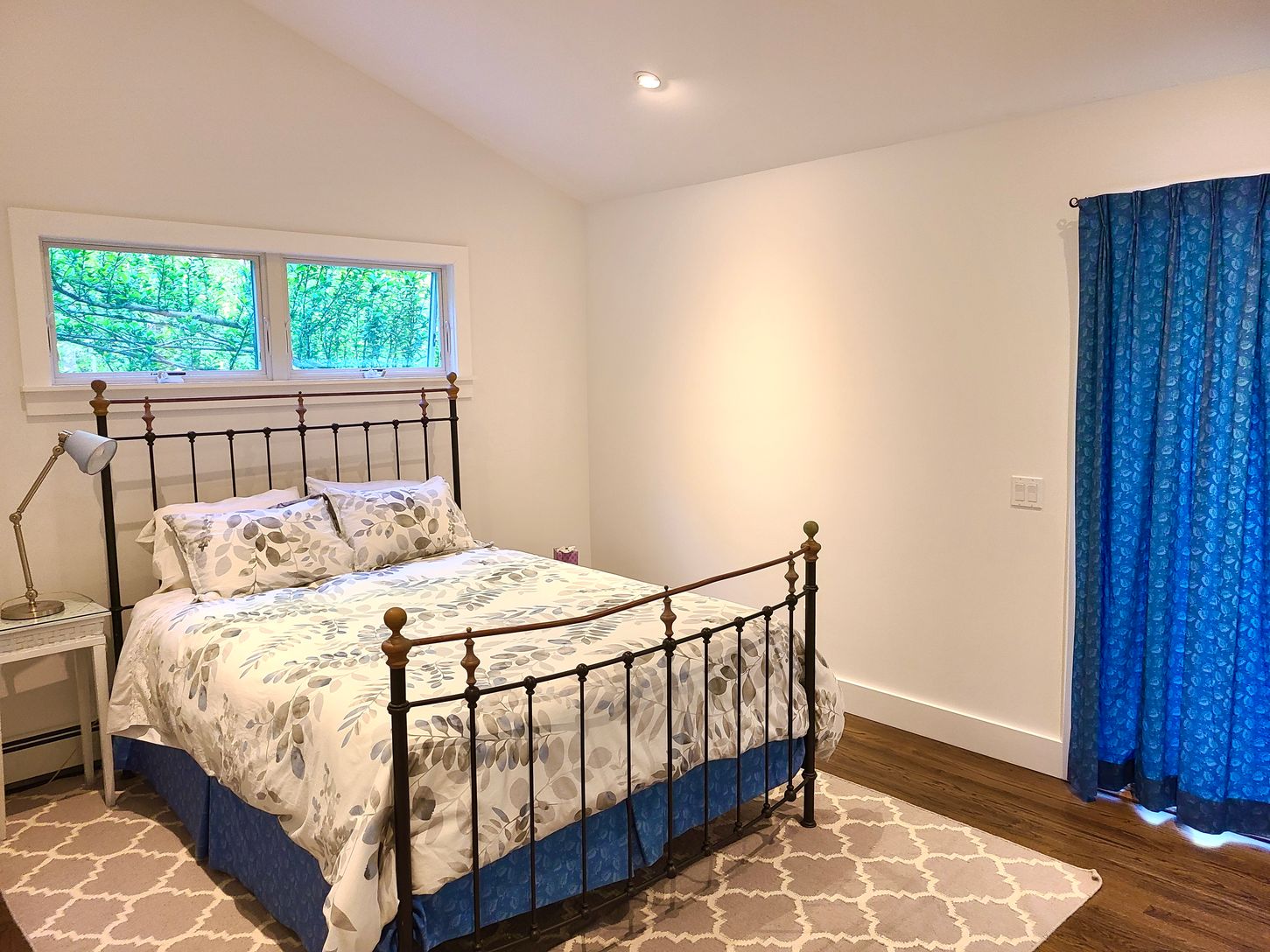 Guest Room #1