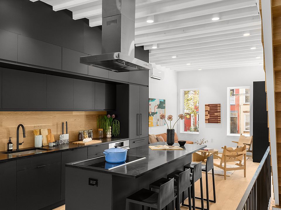 1st image of 94 Pioneer St #1
