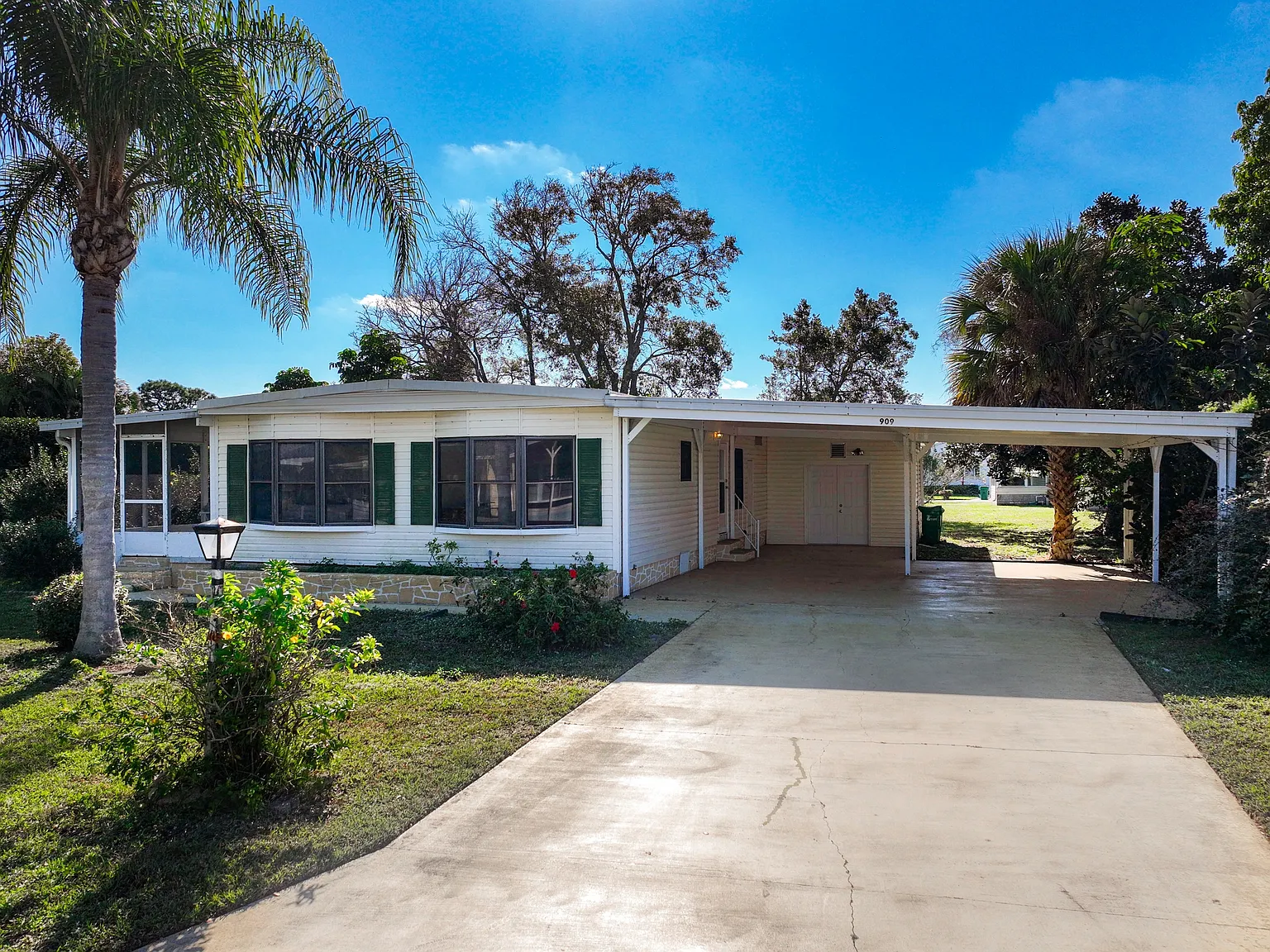 909 Sequoia Street - 1 — Photo 1