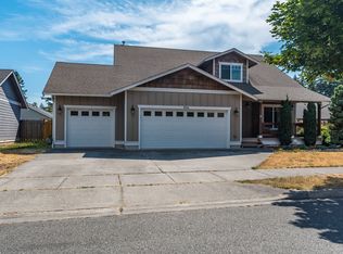856 NW Longview Dr, Oak Harbor, WA 98277
