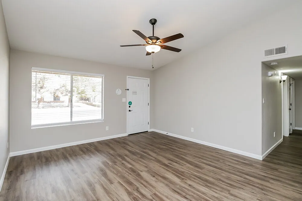 4 bed, 2.0 bath, 1604 sqft, $2,700 — Photo 3