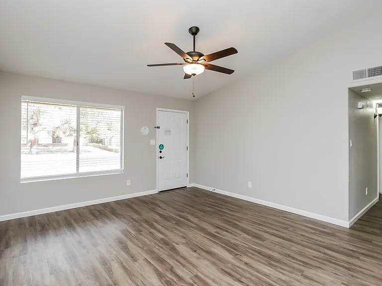 3421 E Dragoon Ave — Photo 3
