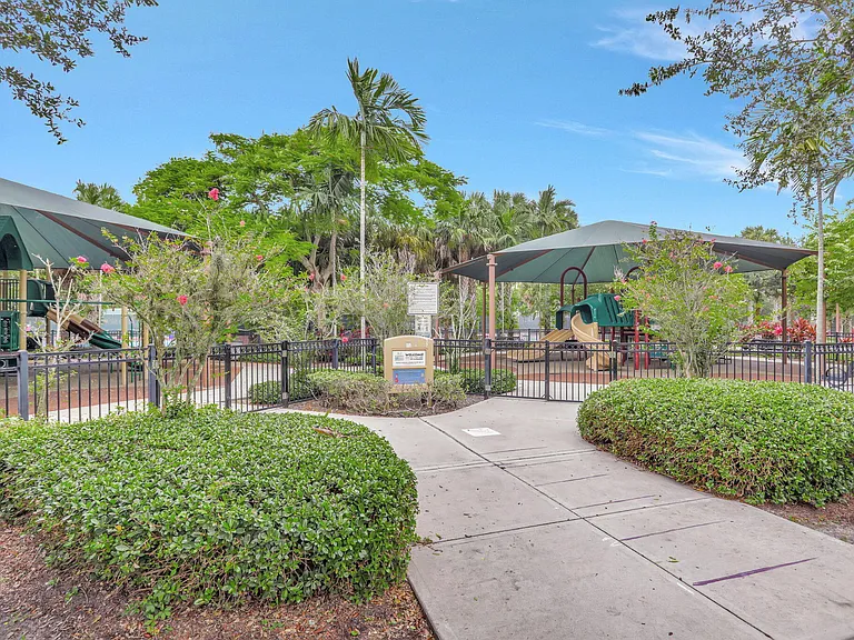 3050 N Palm Aire Dr #704 — Photo 39
