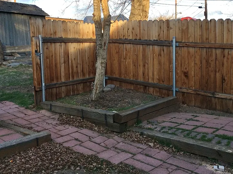 1037 N Sierra St #B — Photo 8