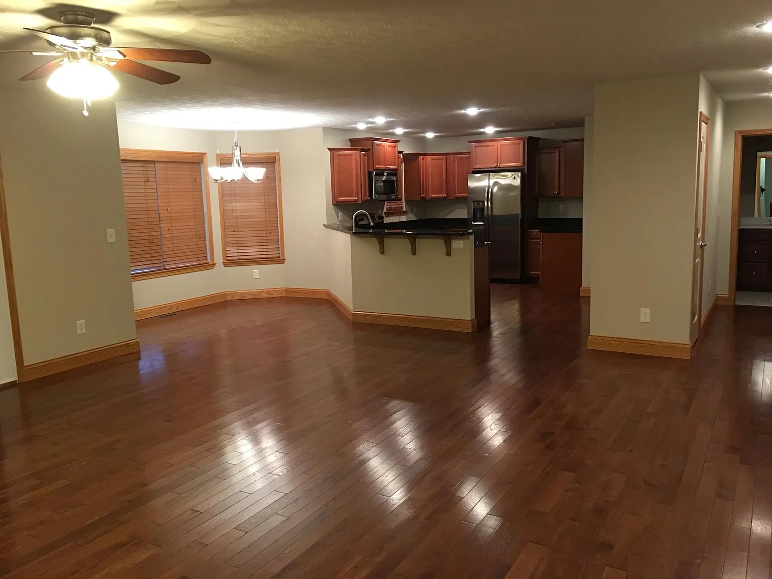 3 bed, 1600 sqft, $1,845 — Photo 4