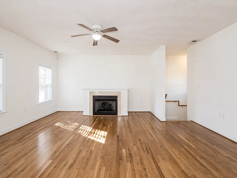 915 Colley Ave #A — Photo 11
