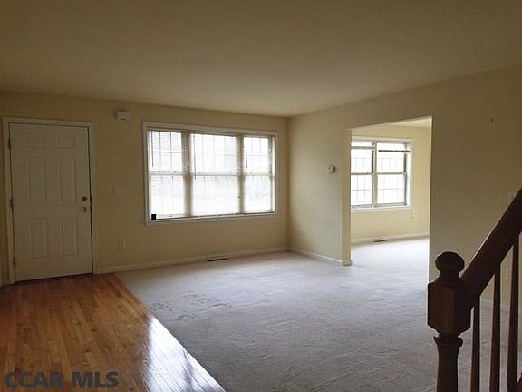 3rd image of 606A Oakwood Ave