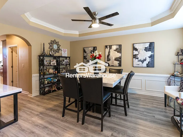 1900 Enfield Ct — Photo 8