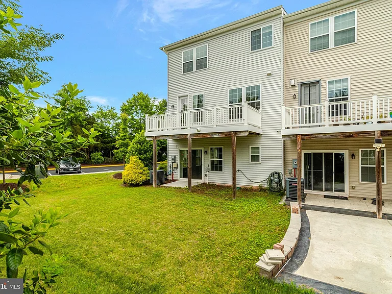 21491 Willow Breeze Sq — Photo 43