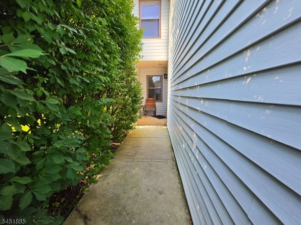 155 Locust Ct