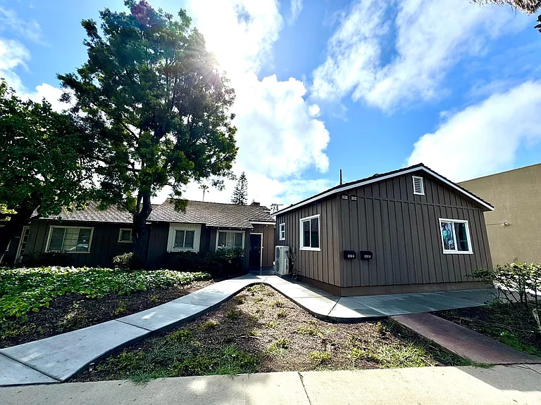 5250 Los Altos Plaza — Photo 13