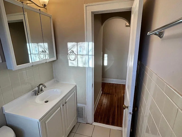 1911 Roanoke Ave #1 — Photo 8
